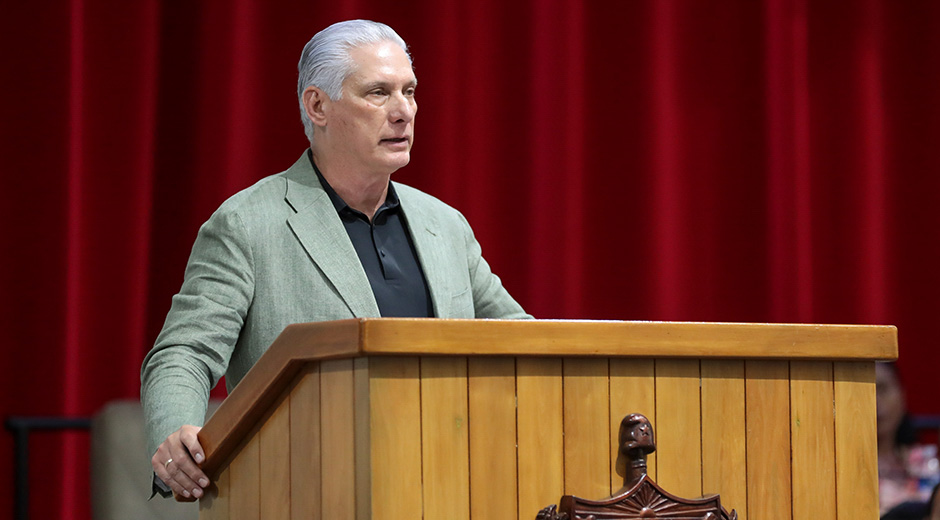 Miguel Díaz Canel Bermúdez, Presidente de la República, durante su intervención en la tercera Sesión Extraordinaria de la Asamblea Nacional del Poder Popular en su X Legislatura. Foto: Abel Padrón Padilla/ Cubadebate.