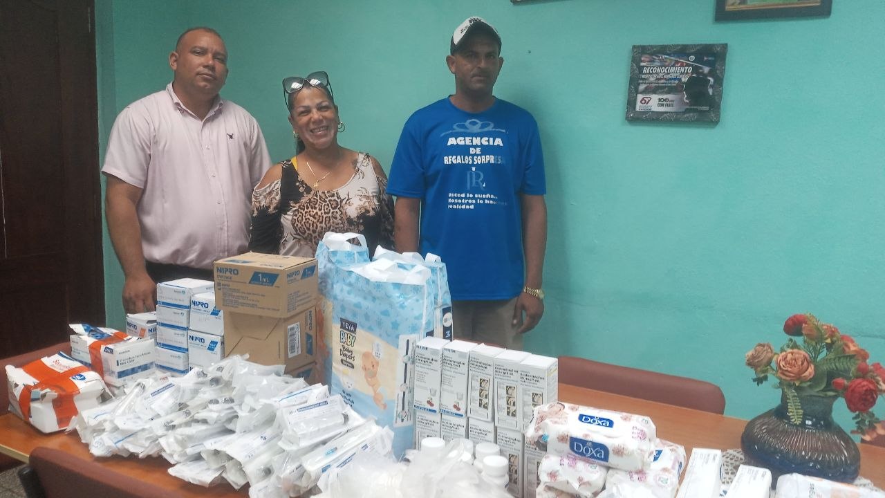 La donación fue gracias a la ayuda del proyecto francés Un Toit Pour Cuba y otros colaboradores //Foto: Eliexer Peláez Pacheco