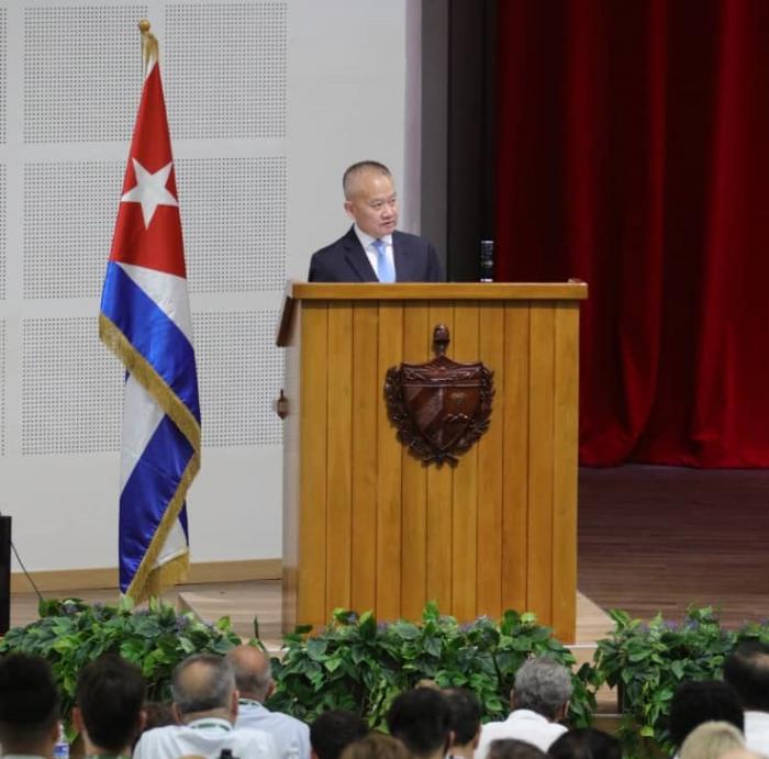 La carta fue leída por el secretario General del Partido Comunista de China, por Liu Haixing, miembro del Comité Central del PCCh y Jefe de su Departamento Internacional. Foto: Dunia Álvarez Palacios