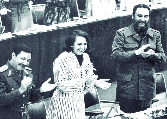 Dentro de la Revolución y por ella, las mujeres siguen sin fallar a la confianza de Fidel y Raúl. Foto: Liborio Noval