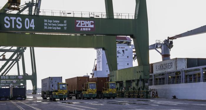 Nuevas normas flexibilizan inversión extranjera, comercio exterior y actividad turística