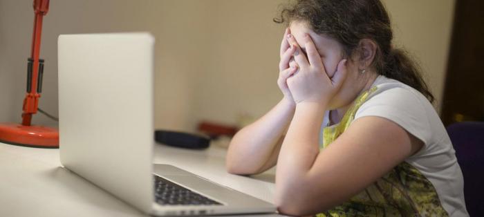Muchos niños y niñas sufren en silencio el abuso sexual a través de plataformas digitales, sin saber a dónde acudir en busca de ayuda. Foto: Unicef
